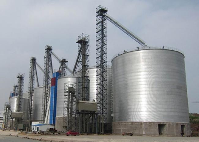 临江大型钢板库构造参数及水泥储存质量